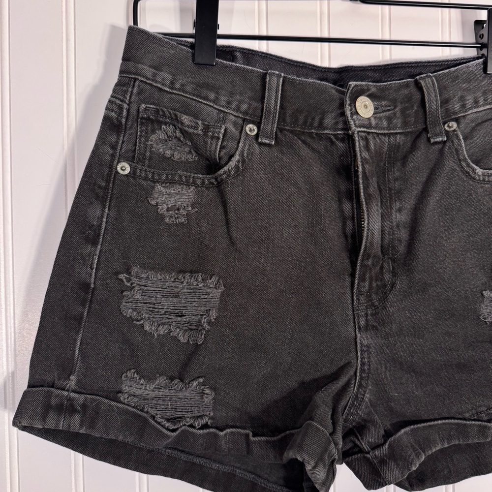 American Eagle Black Distressed Denim Cuffed Shorts Women’s Size 2 - Picture 2 of 11